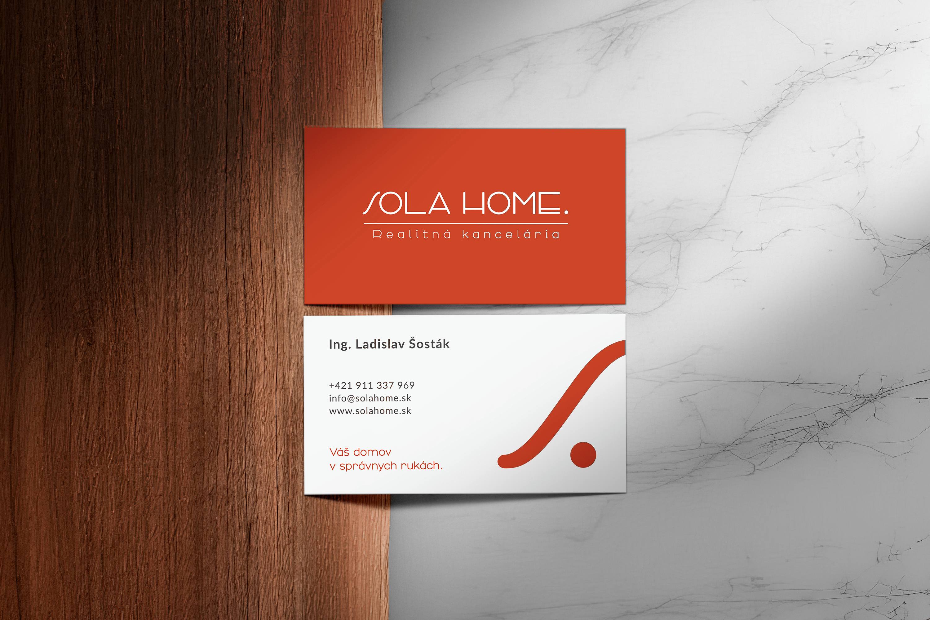 Návrh obojstranných vizitiek Sola Home v oranžovej a bielej farbe s výrazným logom a kontaktnými údajmi.