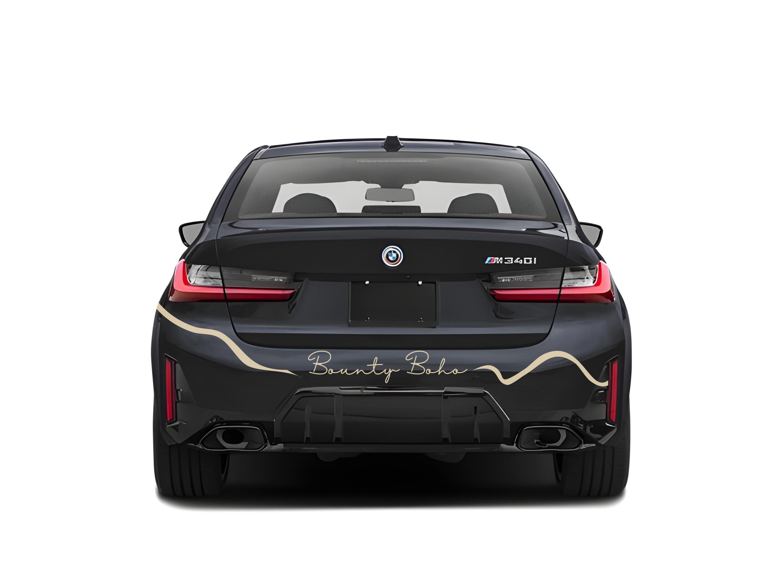 Zadný pohľad na čierne BMW s béžovým logom Bounty Boho a jemnými organickými líniami na zadnej časti karosérie.